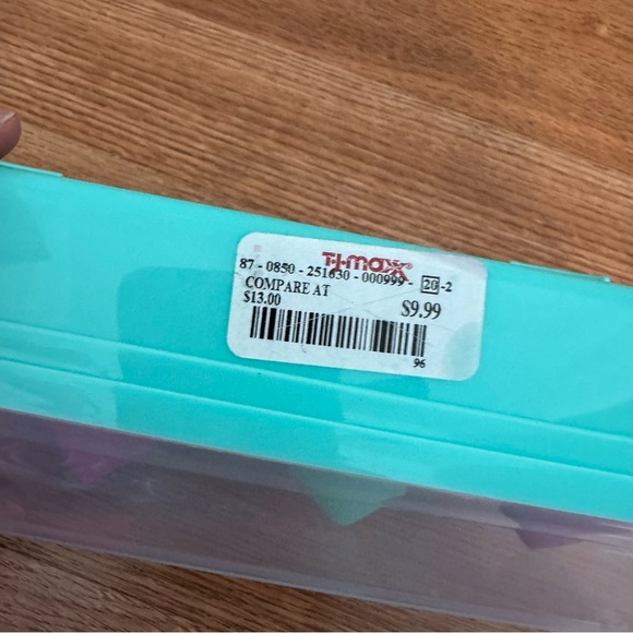 8 Beauty Blenders & Case - Picture 2 of 2